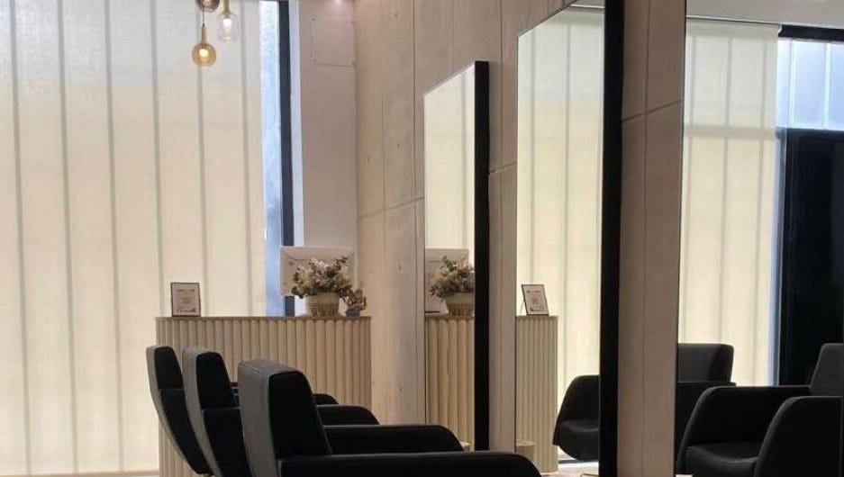 Interior del spa capilar Claudia Pinedo en La Nucía